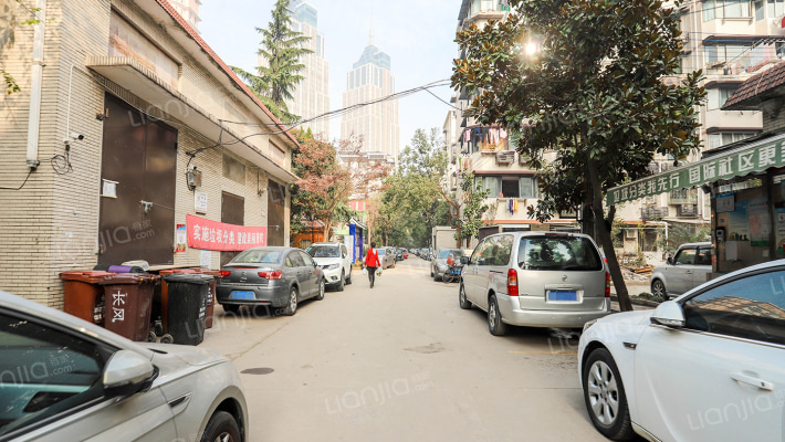 康泰公寓外景图