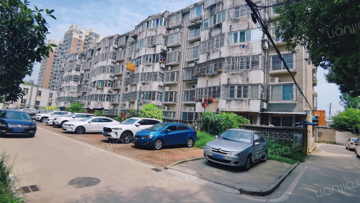 省二建宿舍外景图