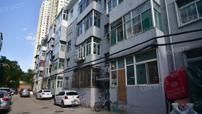 太原学院外景图