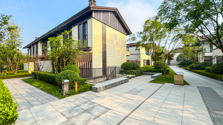 龙湖紫云台千山阅外景图