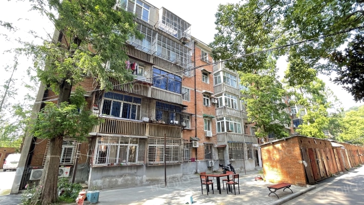 东风电器厂家属院外景图