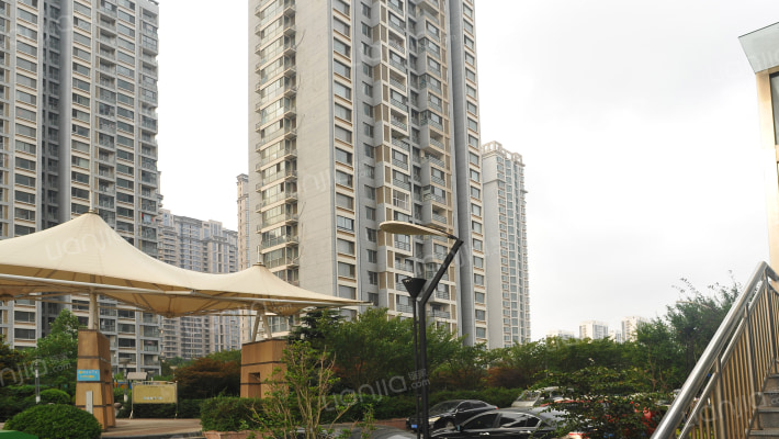 福瀛锦绣前城外景图