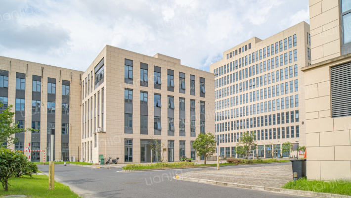 智汇产业园外景图