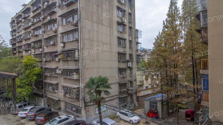 红光家园小区外景图