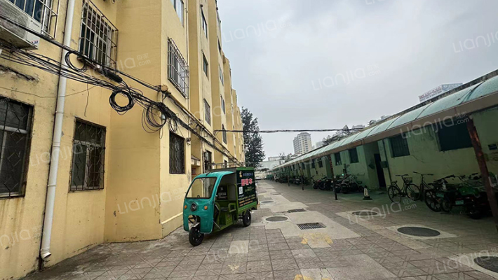 民生街工商局宿舍外景图