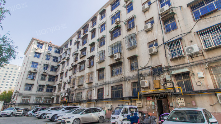 市公路管理总段宿舍楼外景图