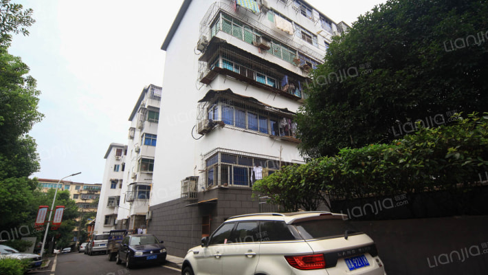 汽修厂住宅外景图