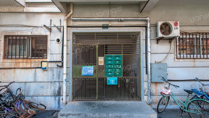 德华路425弄外景图