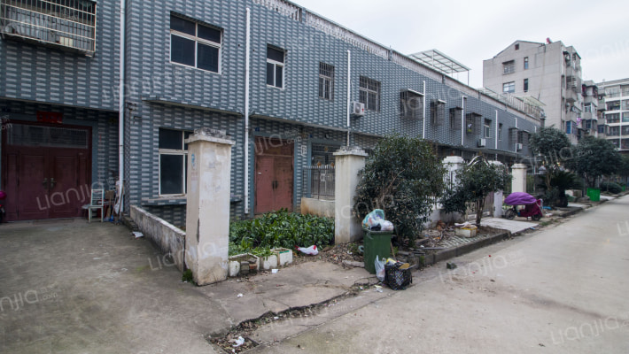 卧龙小区外景图