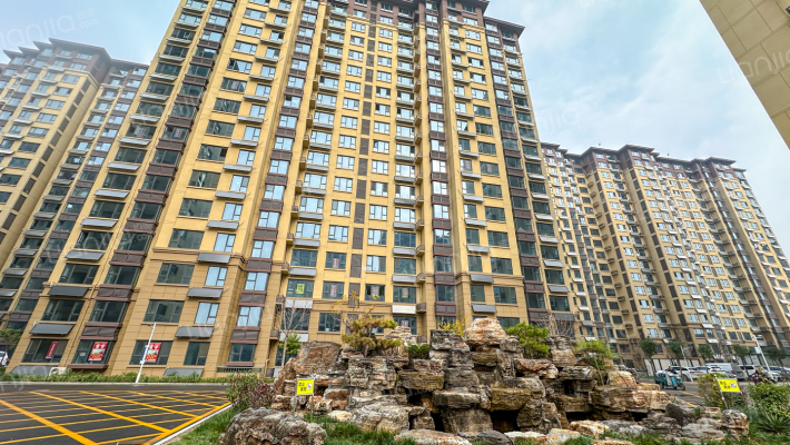 建安锦城外景图