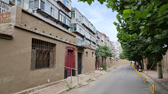 长城门窗宿舍外景图