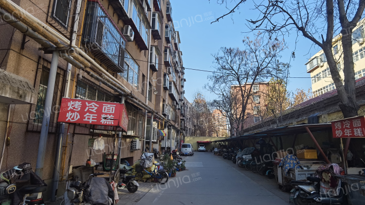 交通设施厂宿舍外景图