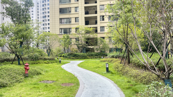 东方府邸外景图