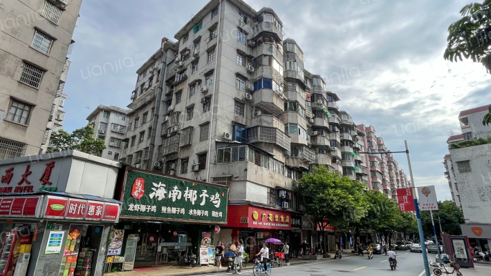 瑶华街大院外景图