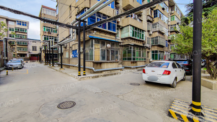 水电建设集团十五工程局家属院外景图