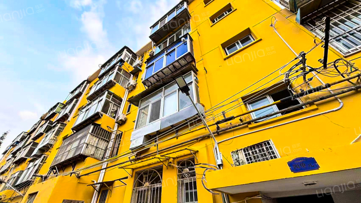 公路处宿舍外景图