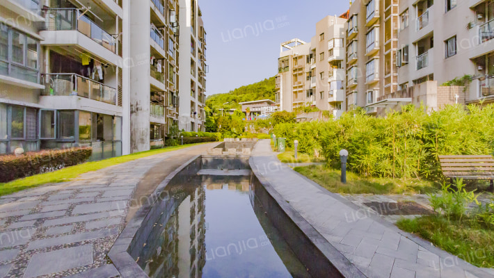 大儒世家观岚外景图