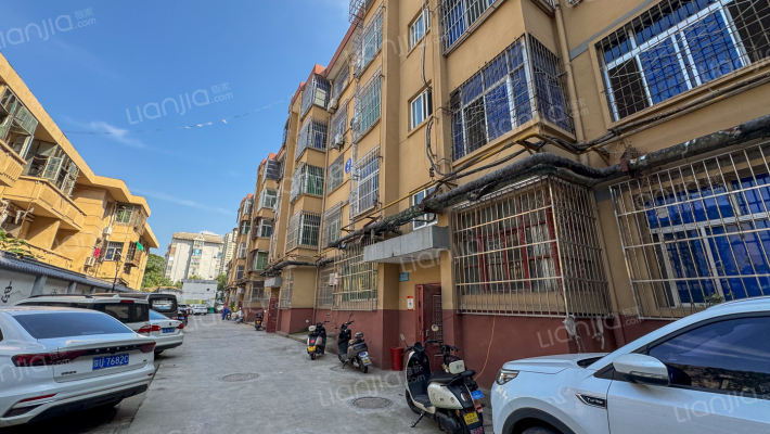 交警队家属楼（东环路）外景图