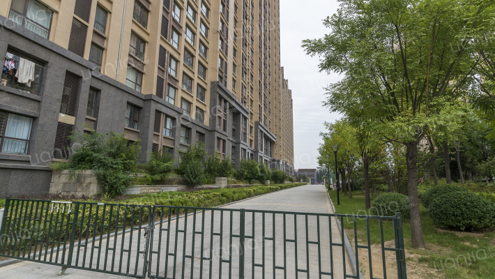 加州世纪尊品外景图