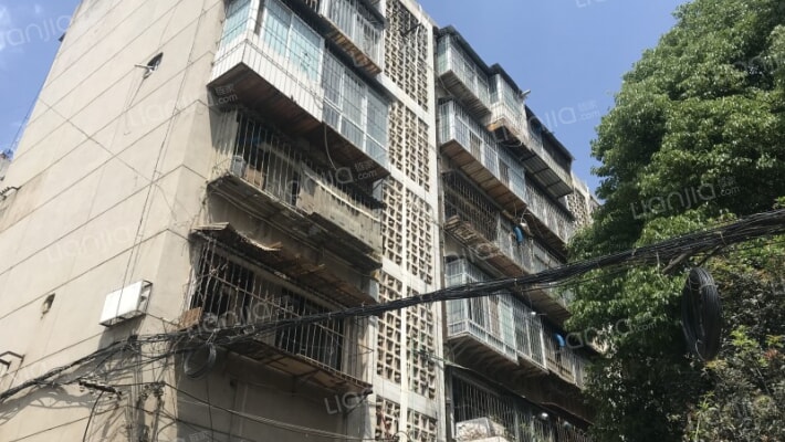 五华区工商局宿舍外景图