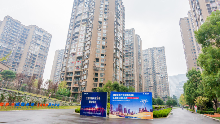 秋实学府外景图