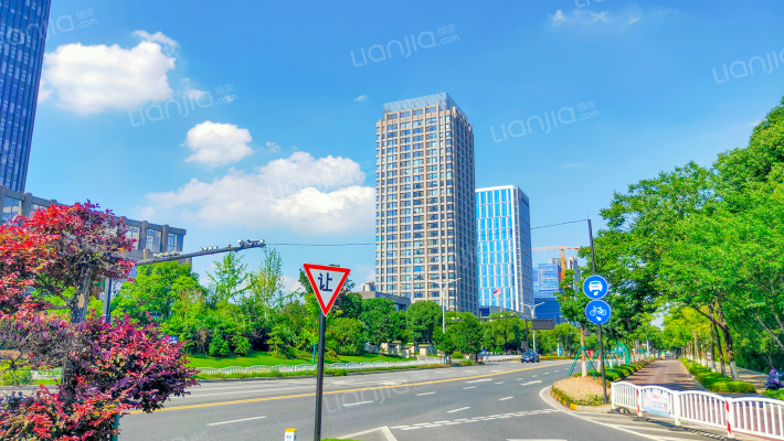 广隆财富中心外景图