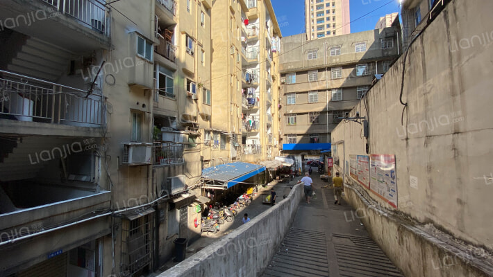 清水塘菜市场房改房外景图