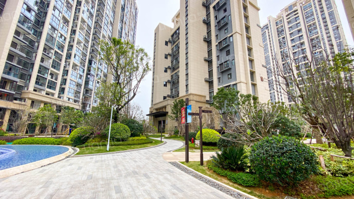 世茂璀璨天城二期外景图