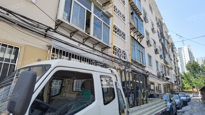 新华区政府宿舍外景图