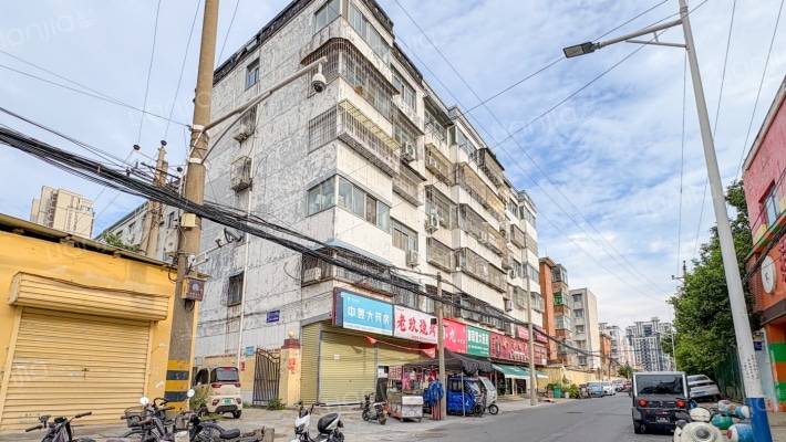 鸿泰小区外景图