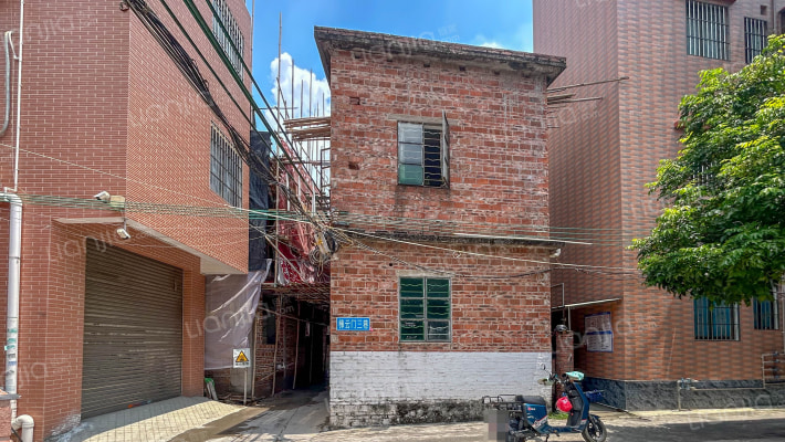 平步梯云门外景图