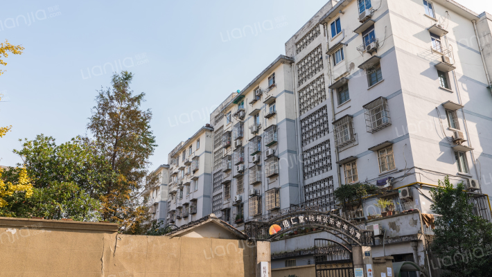 直箭道巷外景图