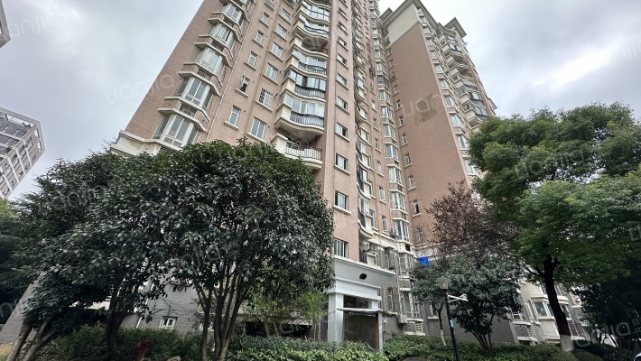 园景天下枫丹山庄外景图