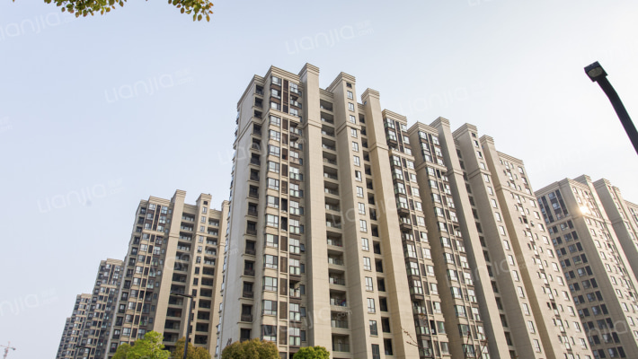 中建溪岸澜庭外景图