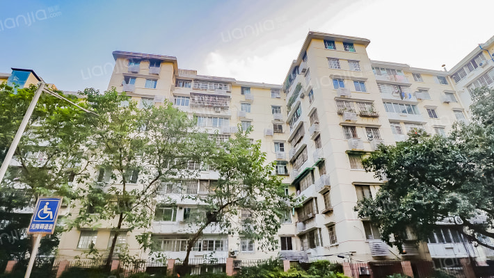 麓景东路外景图