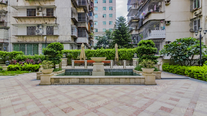 万旭秀冶里外景图