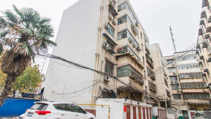 同发机械厂家属院外景图