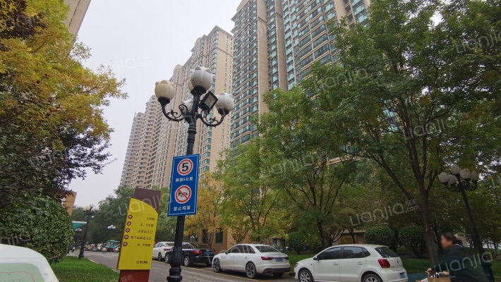 隆景华庭外景图