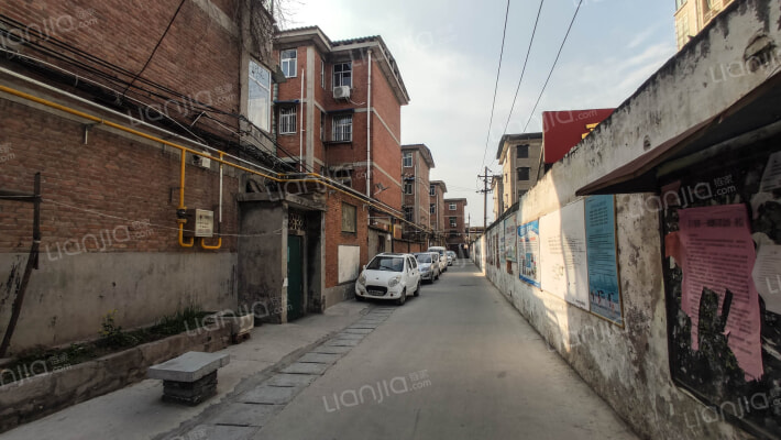 西湖南街市政家属院外景图