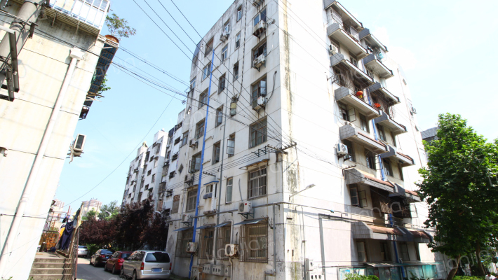 白云新寓外景图