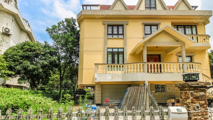 河畔花园外景图