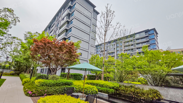 世合万科理想大地启宸外景图