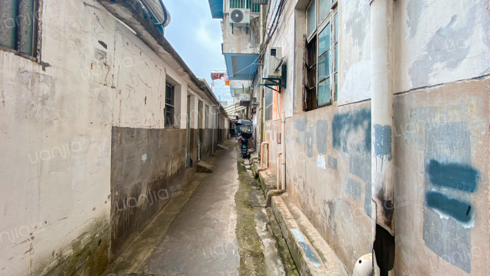 客运八公司楼外景图