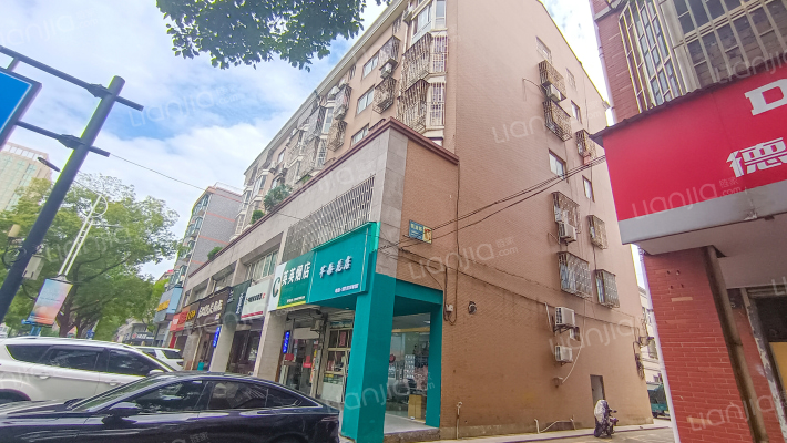 凯旋路1195号外景图