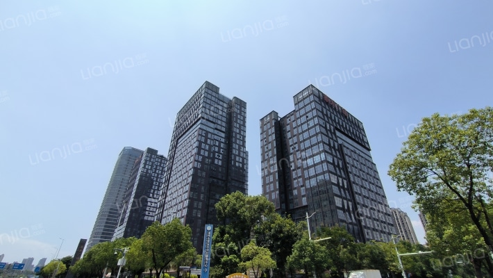 东二环泰禾广场二期外景图