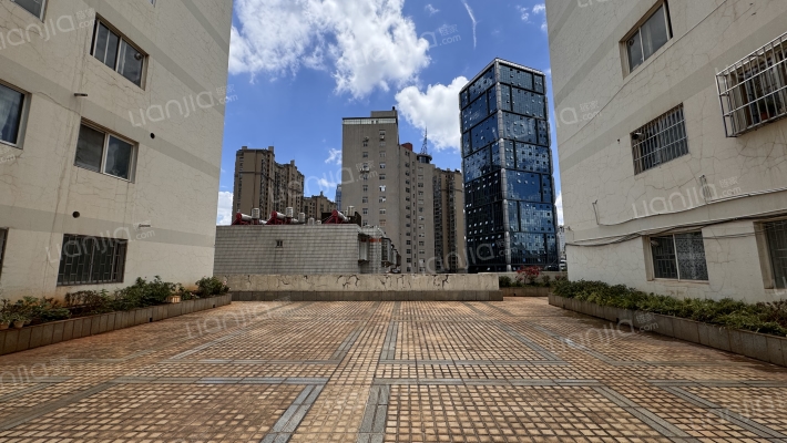 东寺人家外景图