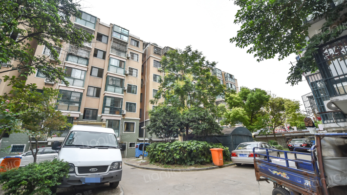 柳岸花城外景图