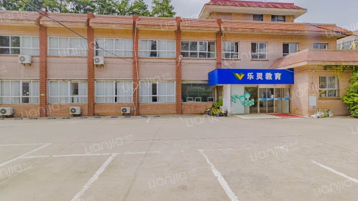 土山路70号院外景图