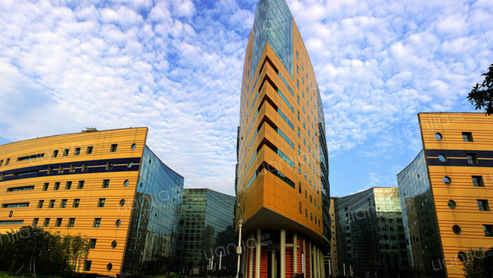 高新管委会外景图