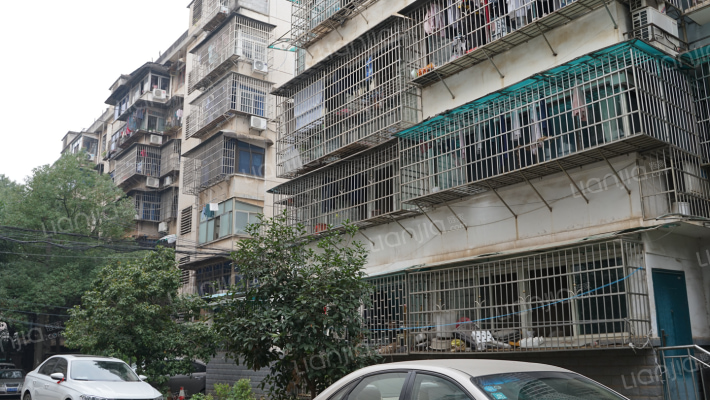 汽制宿舍外景图